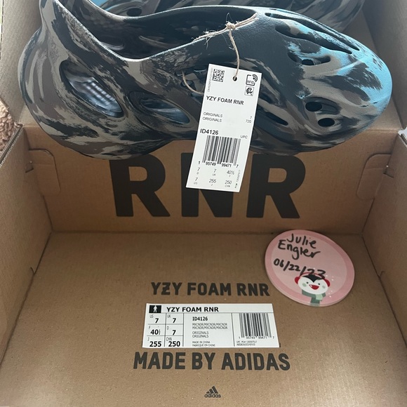 YZY FOAM RNR MX CINDER - Picture 4 of 4